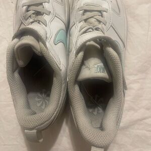 Nike White and Blue Low-Top Sneakers